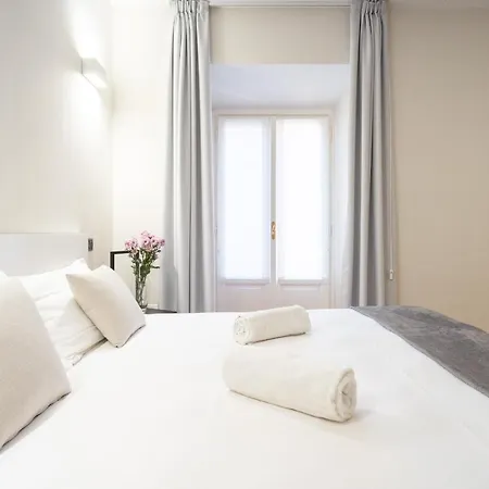 White Flat In Center By Rent * Como