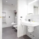 White Flat In Center By Rent Apartamento