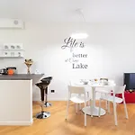 White Flat In Center By Rent *