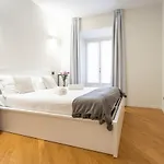 White Flat In Center By Rent Apartamento Como