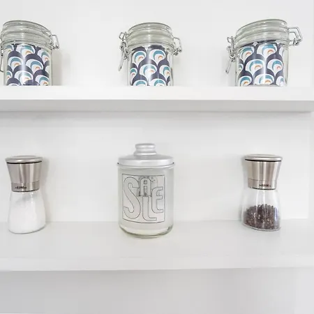 White Flat In Center By Rent شقة كومو