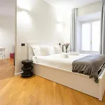 Апартаменты White Flat In Center By Rent