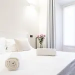 White Flat In Center By Rent Апартаменты Комо