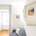 Апартаменты White Flat In Center By Rent Комо