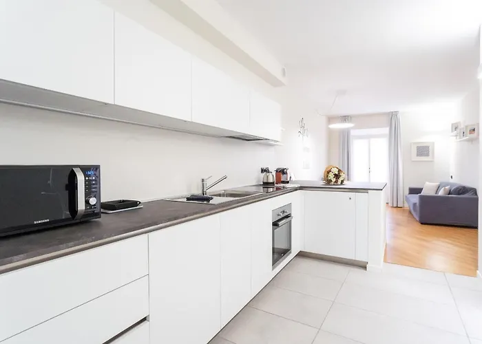 White Flat In Center By Rent Appartement
